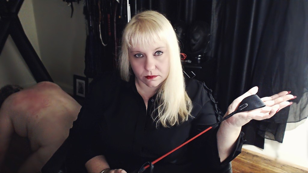 Happy New Year to my subs and&nbsp;fans.